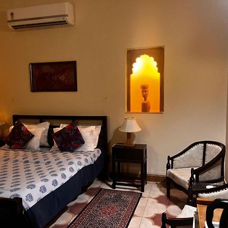 Amaravat Hotel Vrindāvan Esterno foto