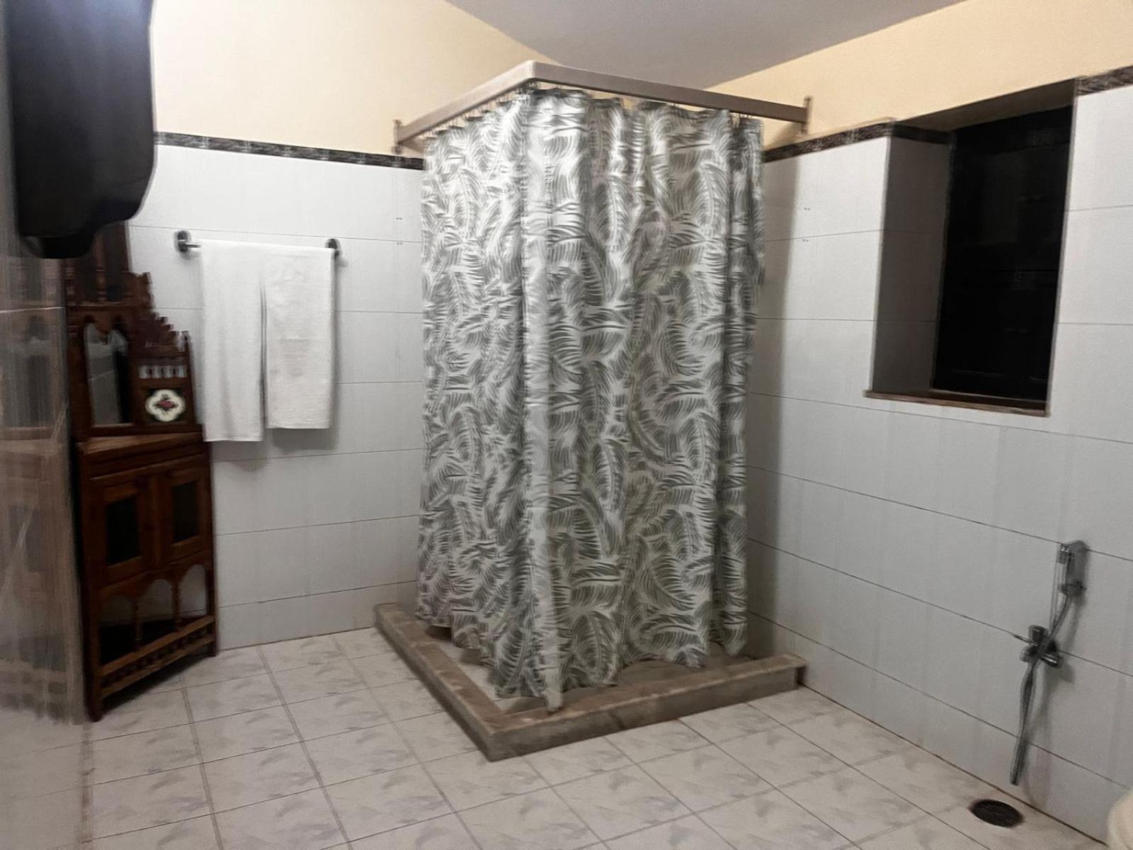 Amaravat Hotel Vrindāvan Esterno foto